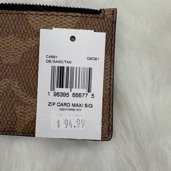 Coach Zip Card Case In Blocked Signature Canvas In Sand/Tan CAB81 NWT - Picture 2 of 4